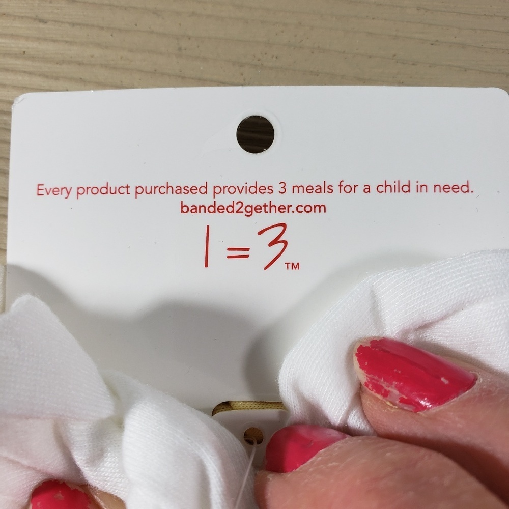 Banded Set of 3 Scrunchies NWT - Picture 3 of 4